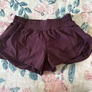 Size 6 lululemon maroon hotty hots